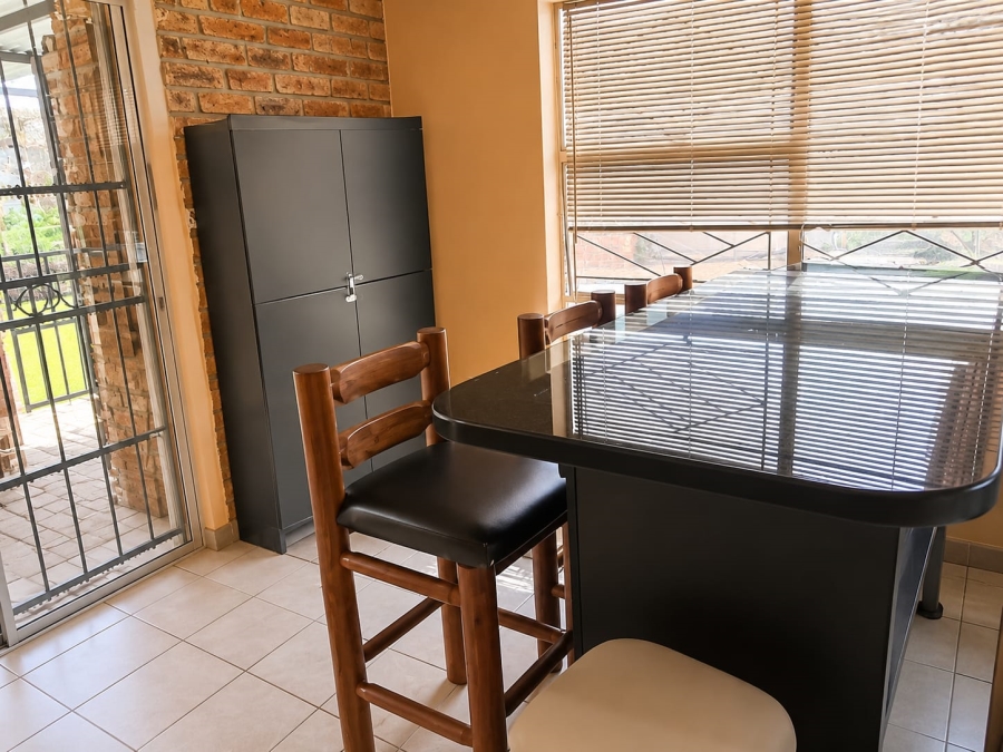 To Let 4 Bedroom Property for Rent in Riebeeckstad Free State